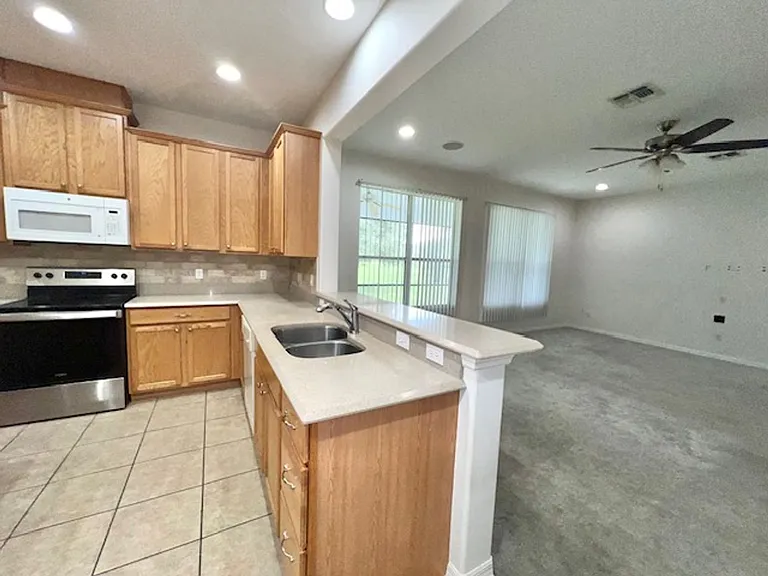 1921 Crown Hill Blvd — Photo 42