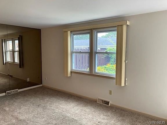 3rd image of 85 Oakbrook Dr APT H