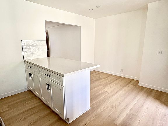 5th image of 5206 E The Toledo APT 4