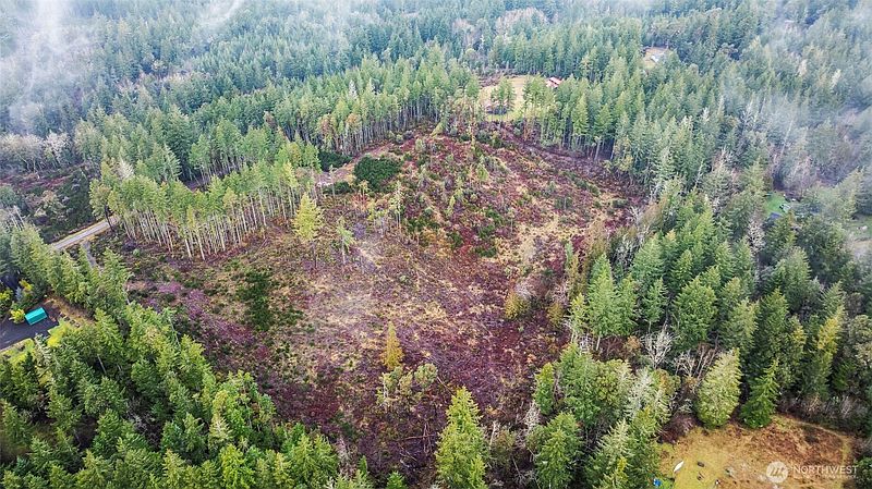 3rd image of 1809 208th Avenue SW