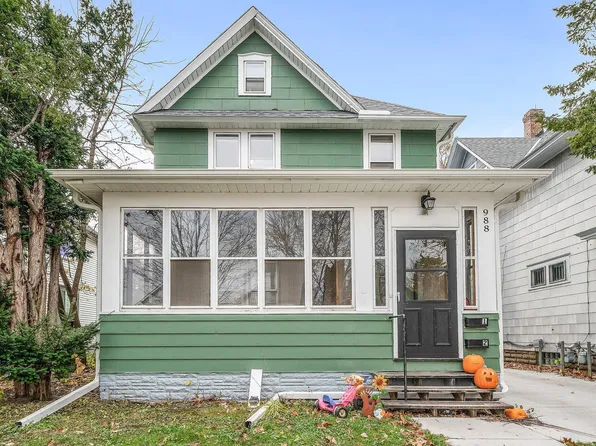988 Margaret St, Saint Paul, MN 55106