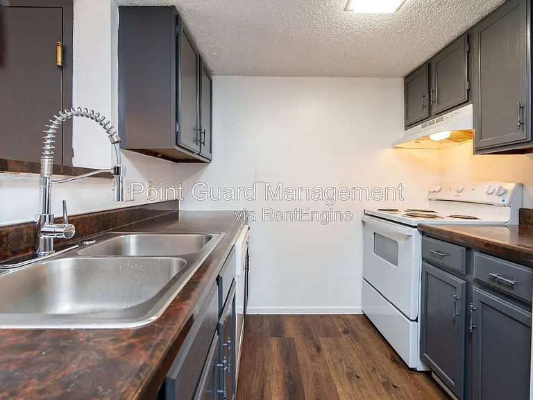 Midtown Place Apartments — Photo 30