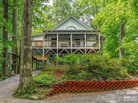 28th image of 520 Patricia Rd