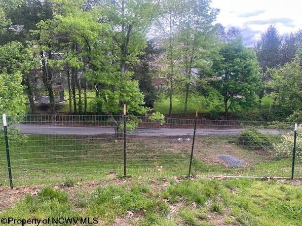 220 W Woodland Ave, Clarksburg, WV 26301