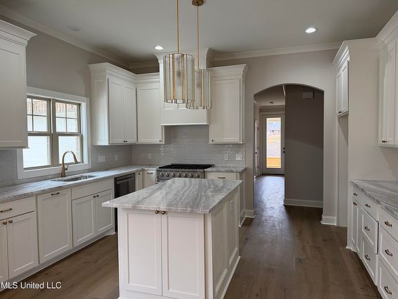 4th image of 629 Cobalt Way