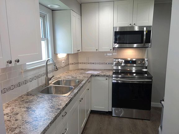 4th image of 5073 N Riverview Dr