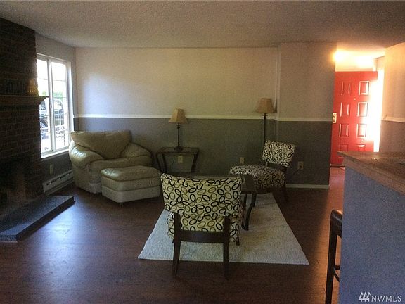 4th image of 9515 57th Dr NE