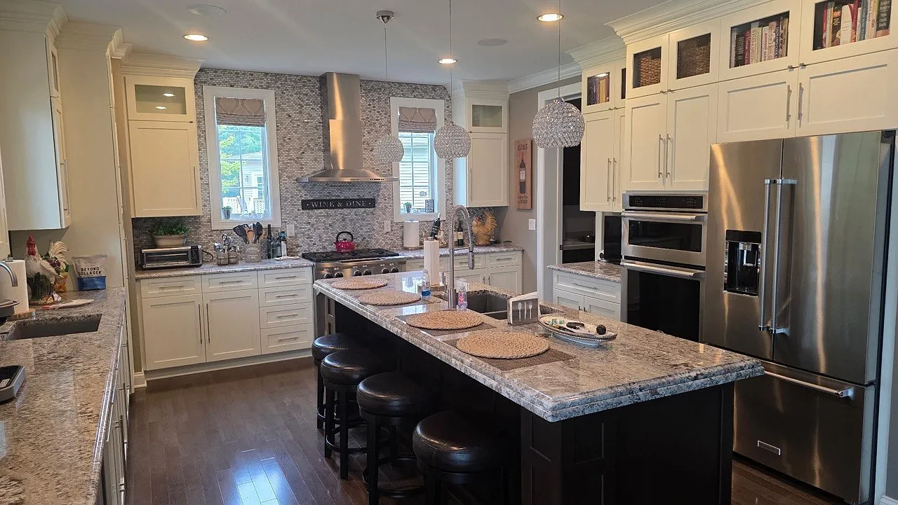 4 bed, 4.5 bath, 3018 sqft, $4,700 — Photo 2