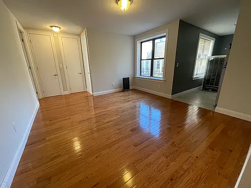 35-41 34th St #2C Photo 1 35-41 34th St #2C Photo 1