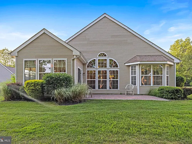 Rear View & Patio backs to Golf Course
