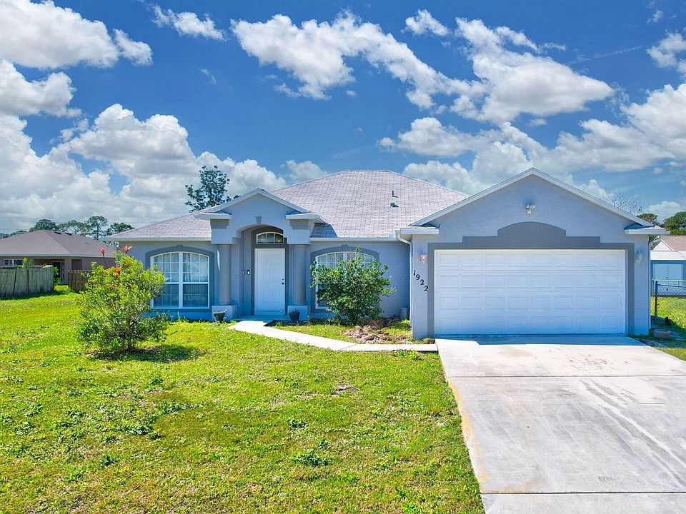 1st image of 1922 SE Aires Lane