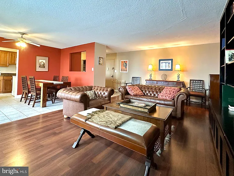 501 Slaters Ln #902 — Photo 40