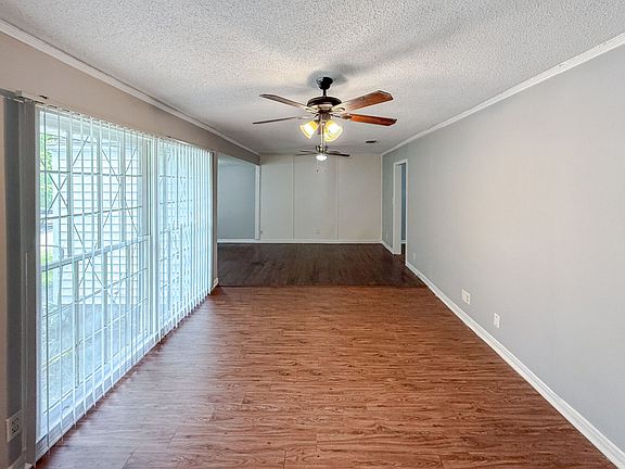 4th image of 7304 Pensacola Ave