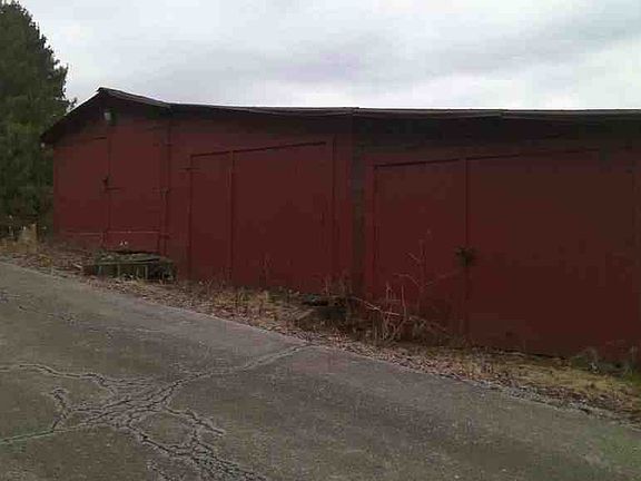 4th image of 615 Woodlawn Ave