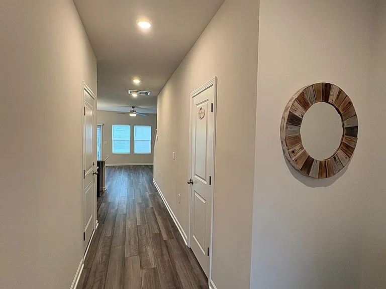 904 Clearhaven Ln — Photo 4