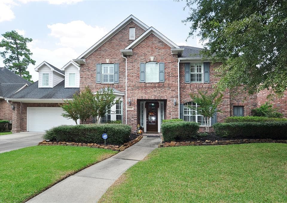 Welcome to this stunning two story Village Builder home in Eagle Springs!