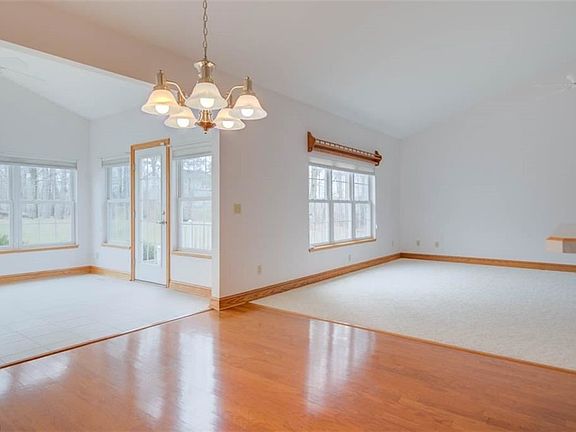 4th image of 2841 Boxwood Ct
