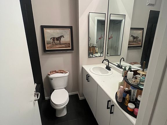 5th image of 728 W Jackson Blvd APT 418