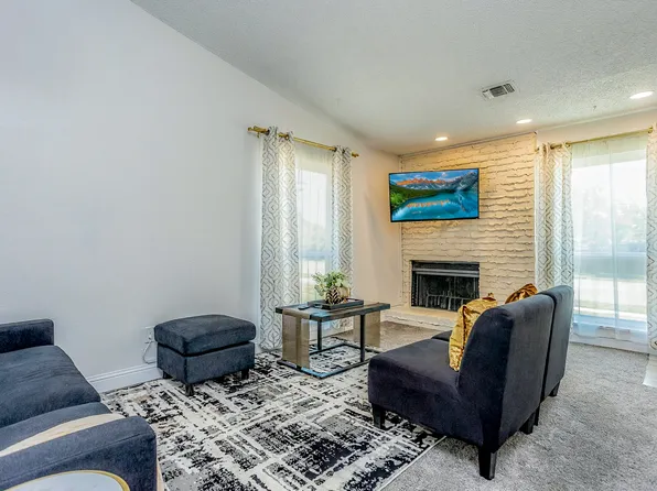 2734 Sherry St, Arlington, TX 76014