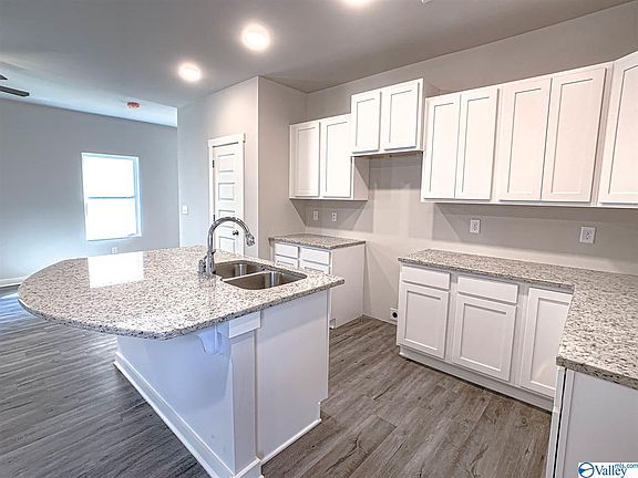 4th image of 7209 Elmcroft Ave