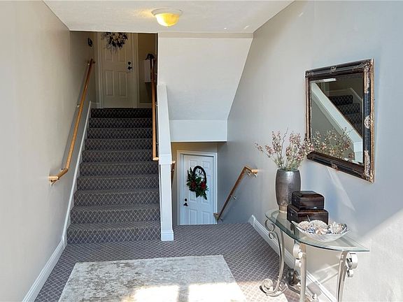 3rd image of 3800 Rosemont Blvd APT 103G
