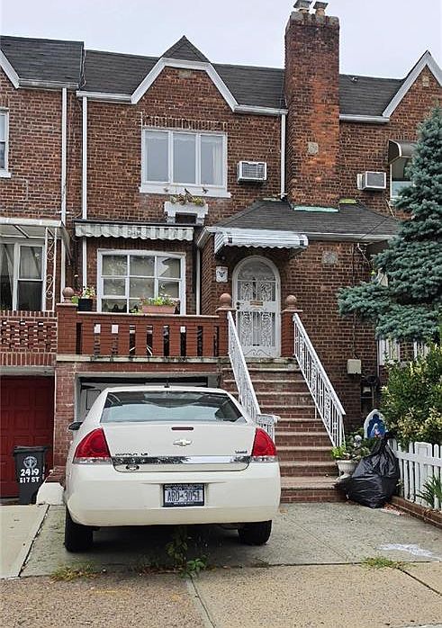 1st image of 2421 E 17th St