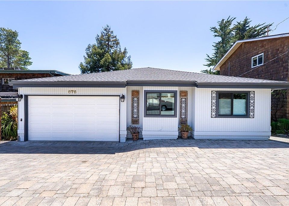 1st image of 676 Canterbury Ln