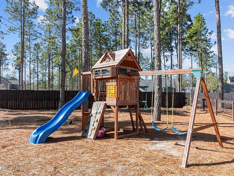 217 Thistleberry Dr — Photo 44