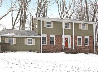 2 Whitegate Rd, Succasunna, NJ 07876