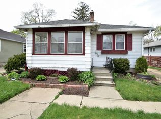1050 S Terrace St, Janesville, WI 53546