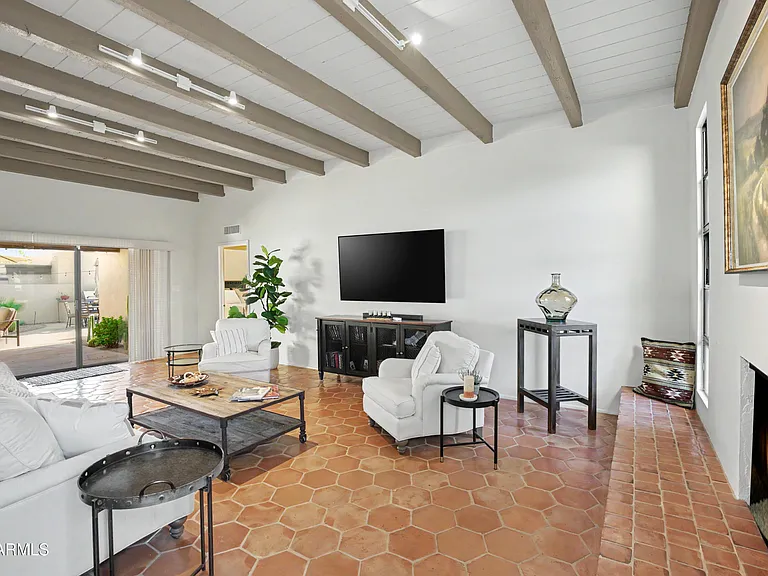 1049 N Boulder Dr — Photo 10