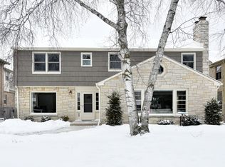 6367 N Lake Dr, Whitefish Bay, WI 53217
