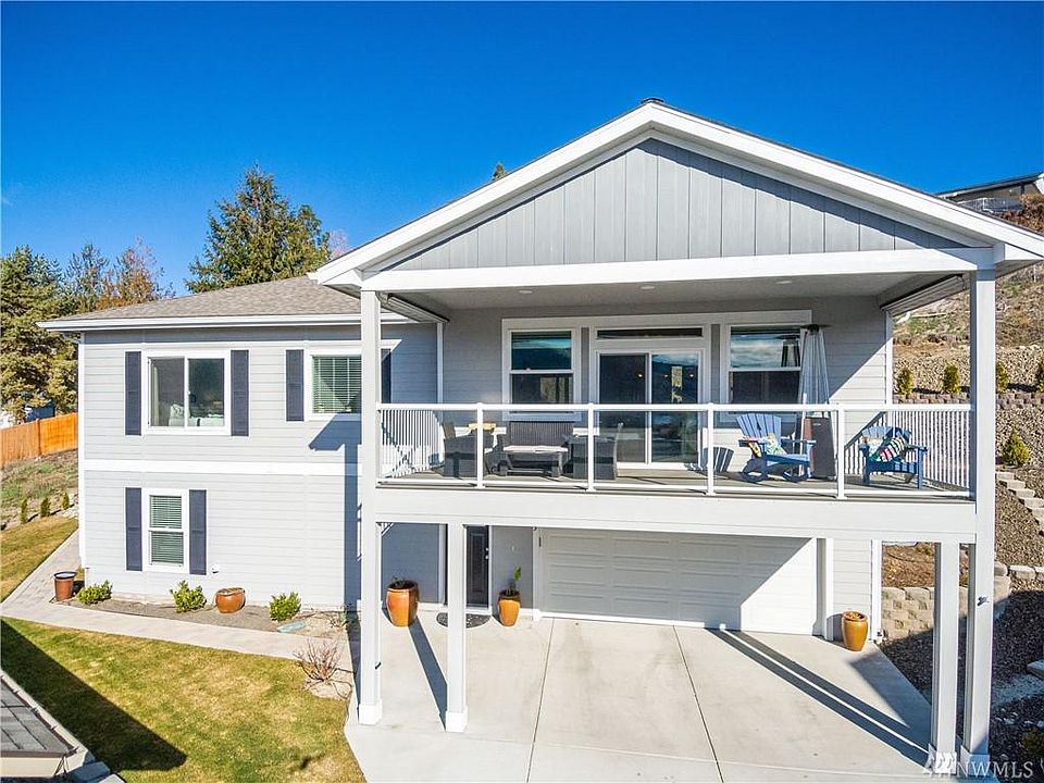 1st image of 223 Village Dr