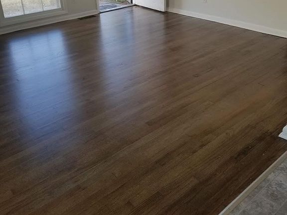 Livingroom floor/partially open Kitchen