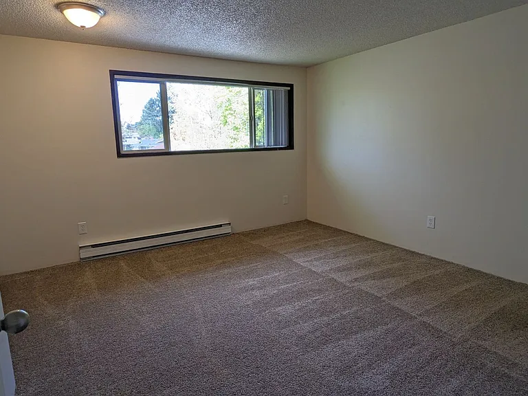 15912 SE 2nd St — Photo 36