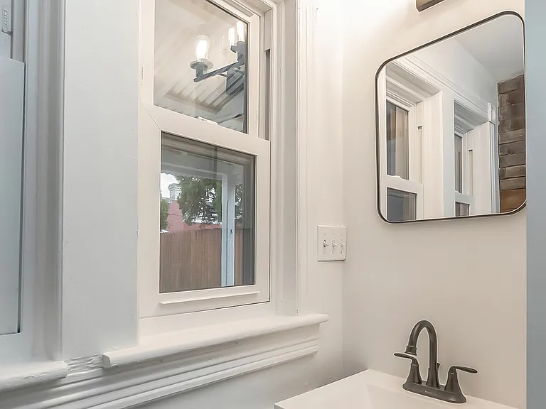 716 W Cedar St — Photo 13
