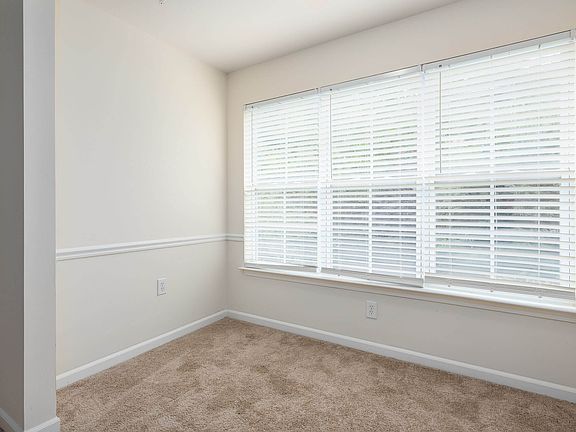 2nd image of 933 Meadow Oak Dr #307
