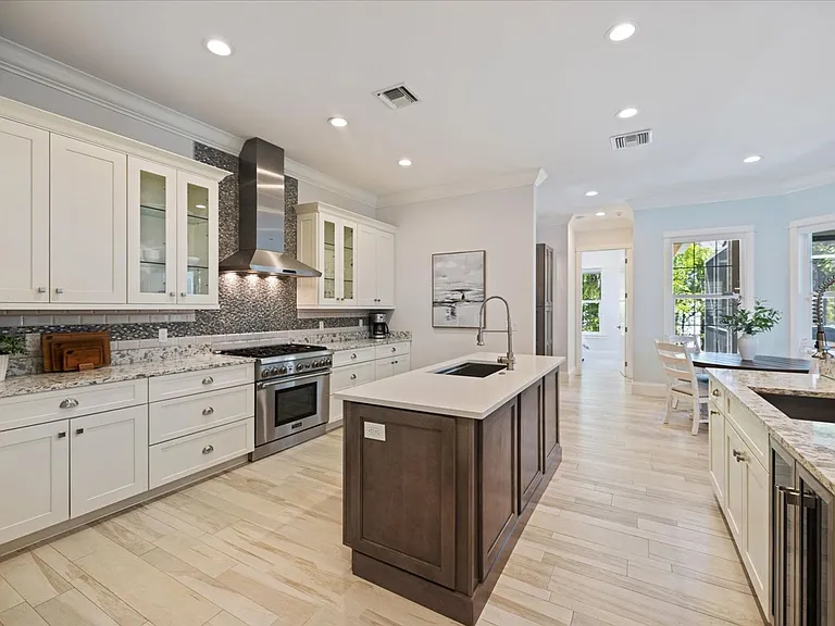 3919 Roberts Point Rd — Photo 16