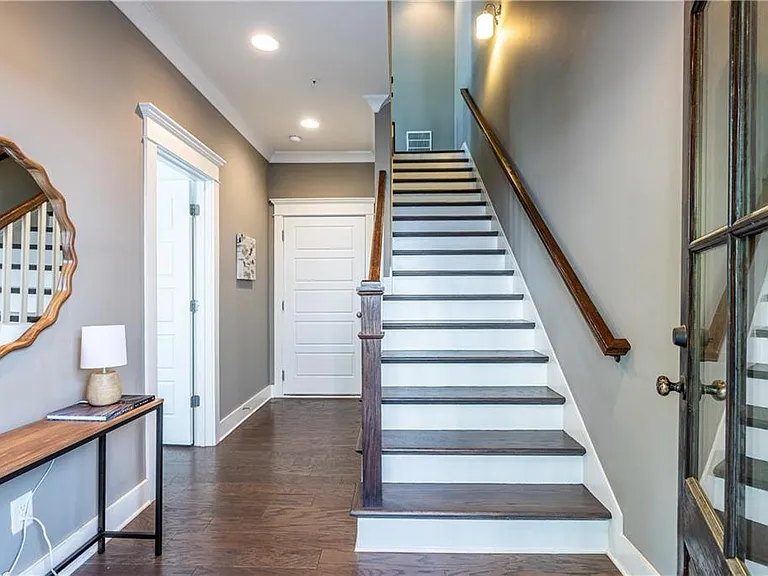 1002 Braeburn Ln — Photo 6