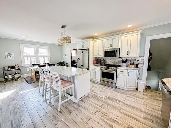5th image of 3544 Madison Park Ave