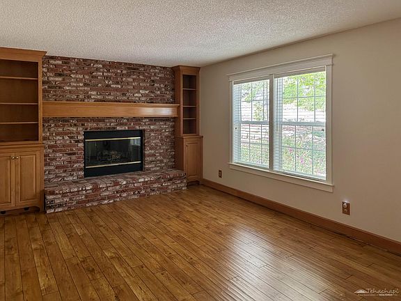 5th image of 21816 Mountain Dr