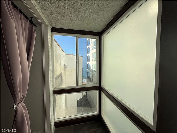 2nd image of 575 Esplanade APT 303