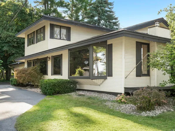 1100 Peninsula Dr, Traverse City, MI 49686
