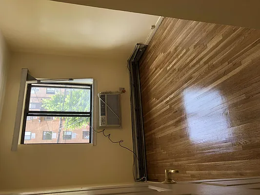 Rented by 18 REALTY | media 22