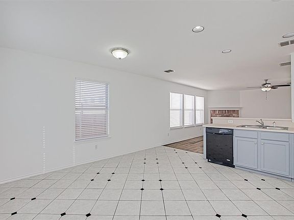 3rd image of 2607 Buckskin Dr