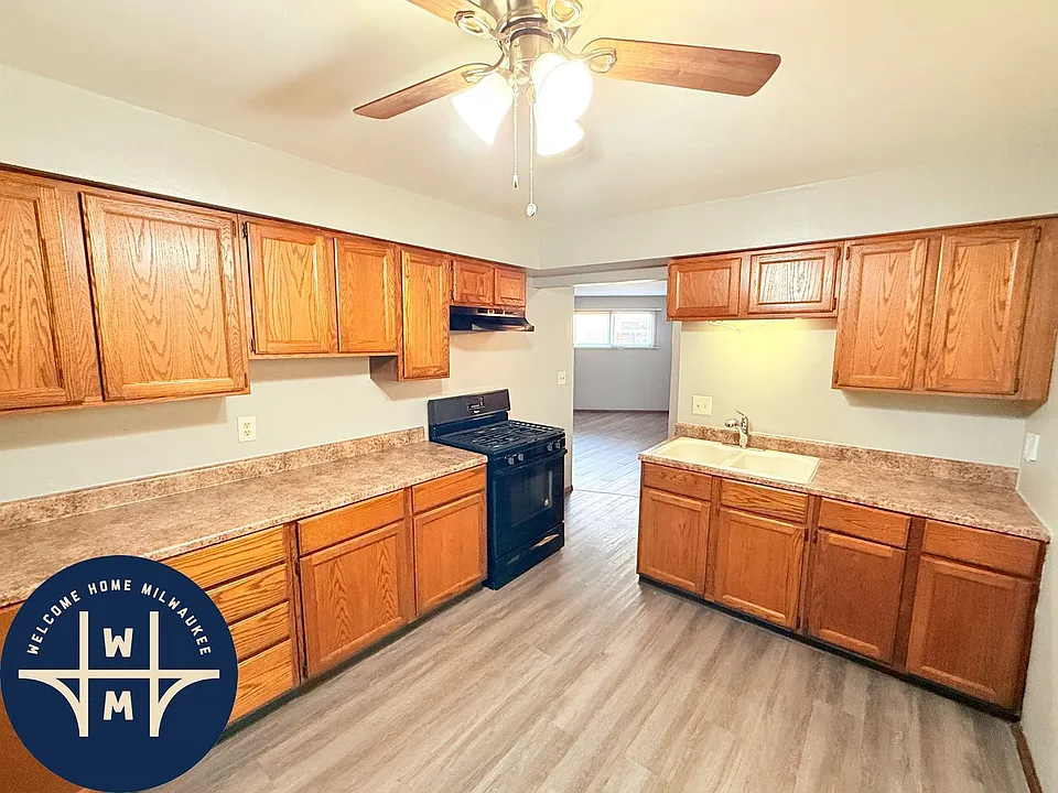 2645 S Kinnickinnic Ave #1