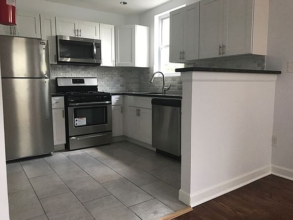 3rd image of 12 Manning Ave #2
