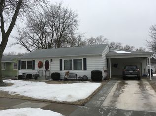 17 S Windsor Cir, Storm Lake, IA 50588