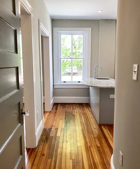 810 N Robinson St — Photo 4