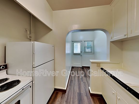 3rd image of 1322 H St APT 2